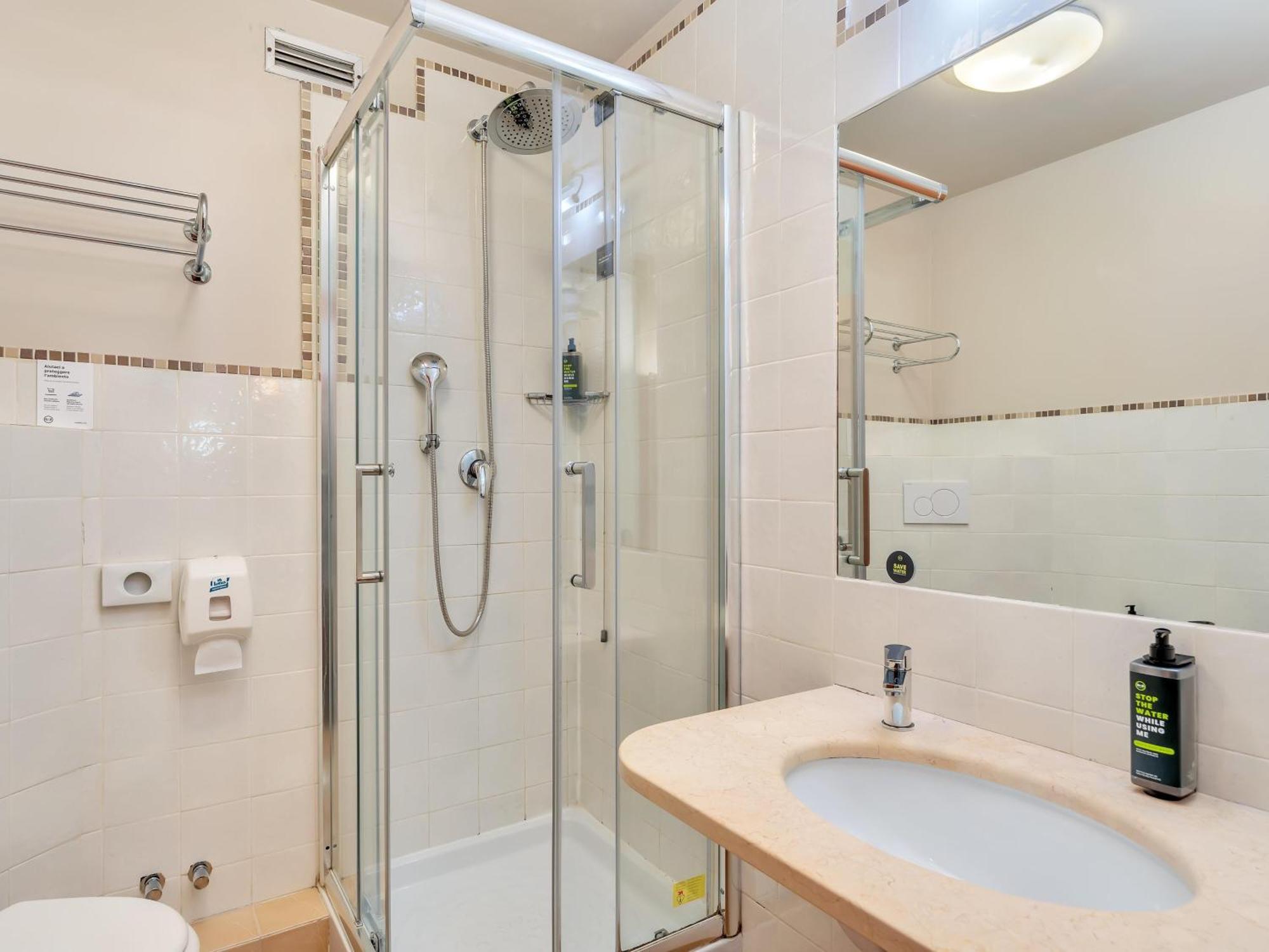 Double Room,1742586058:JPEG